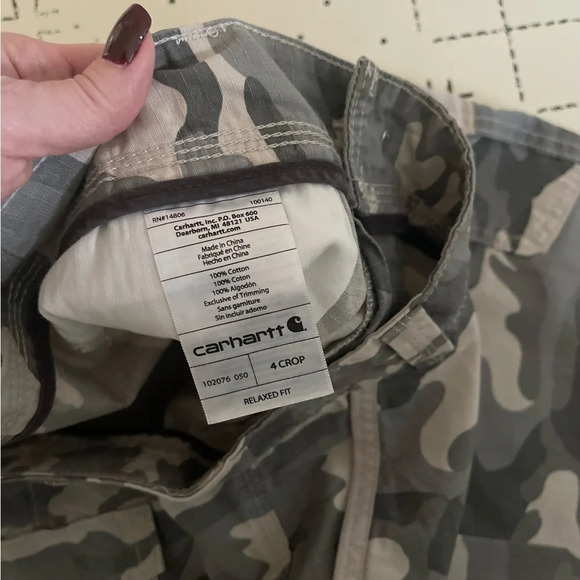 Carhartt Size 4 Relaxed Fit Camo Cargo 100% Cotton Cropped Pants - Picture 6 of 7